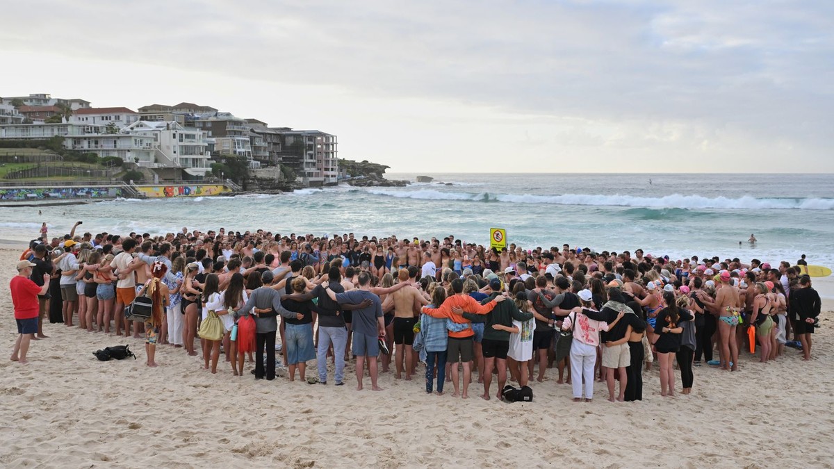 Begindeling van de begrafenissen na de massale schietpartij op Bondi Beach