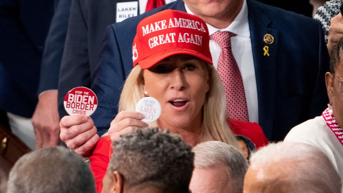 Critiek op gedeeltelijke vrijgave van Epstein-bestanden door de Amerikaanse regering