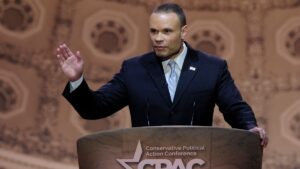 Dan Bongino: Van geheime dienst tot rechterzuil podcastmaker en Trump’s adjunct FBI-directeur
