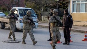 Drievoudig politie- en gewapend treffen in Turkije: zes achtervolgden geëlimineerd