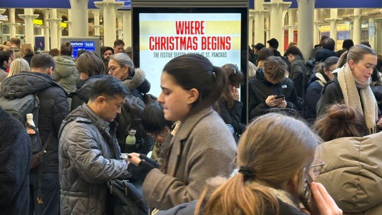 Eurostar-reizigers bereiden zich voor op verdere verstoringen na een dag van annuleringen