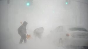 Extreem winterweer in de Verenigde Staten: Recordzware sneeuwval en levensbedreigende omstandigheden in New York