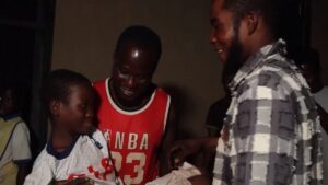 Families herenigd met gekidnapte Nigeriaanse schoolkinderen net op Kerstavond