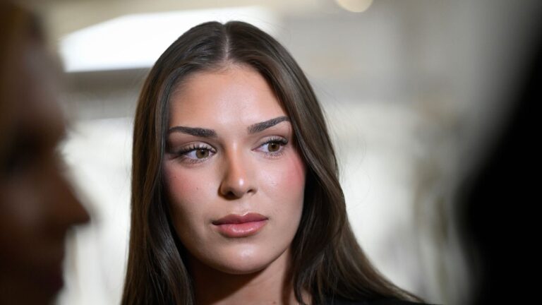 Finse premier biedt excuses aan na racistische controverse rond "scheefstaarte" scandal