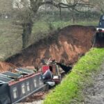 Grote watercrisis in Whitchurch: sinkhole ondert zelfkanaal en slokt boten op