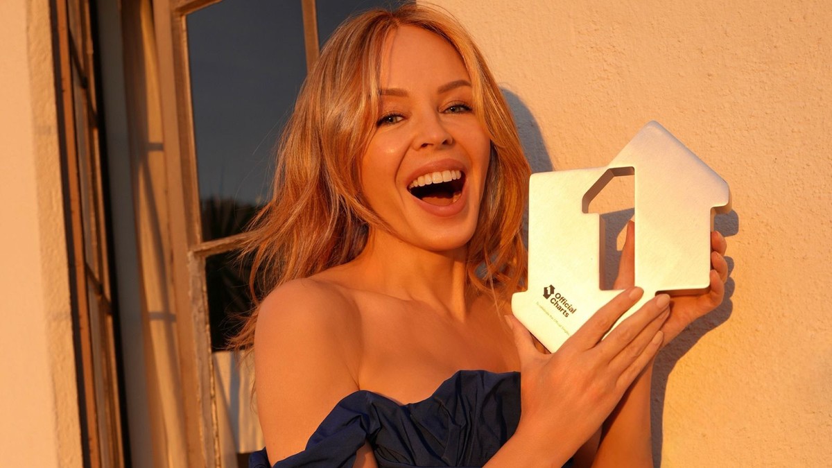 Kylie Minogue verovert kerstnummer één met haar feesthit