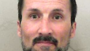 Oplichter die zich voordeed als MI6-agent in romantische scam moet slachtoffer £125.000 betalen