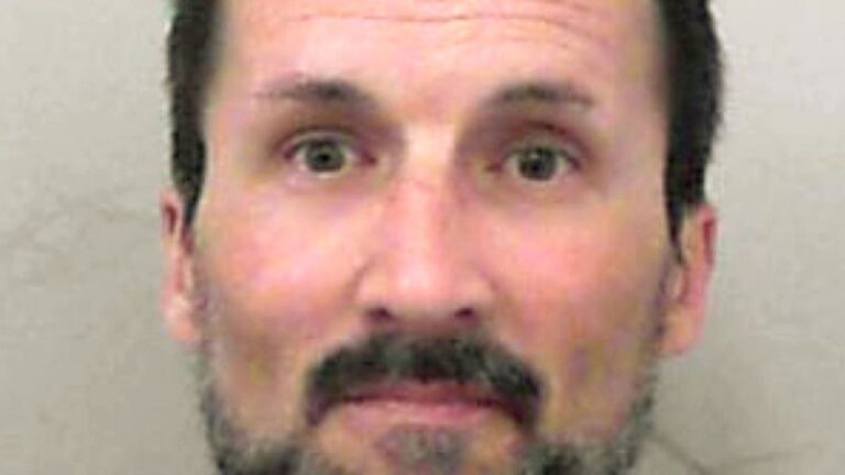 Oplichter die zich voordeed als MI6-agent in romantische scam moet slachtoffer £125.000 betalen