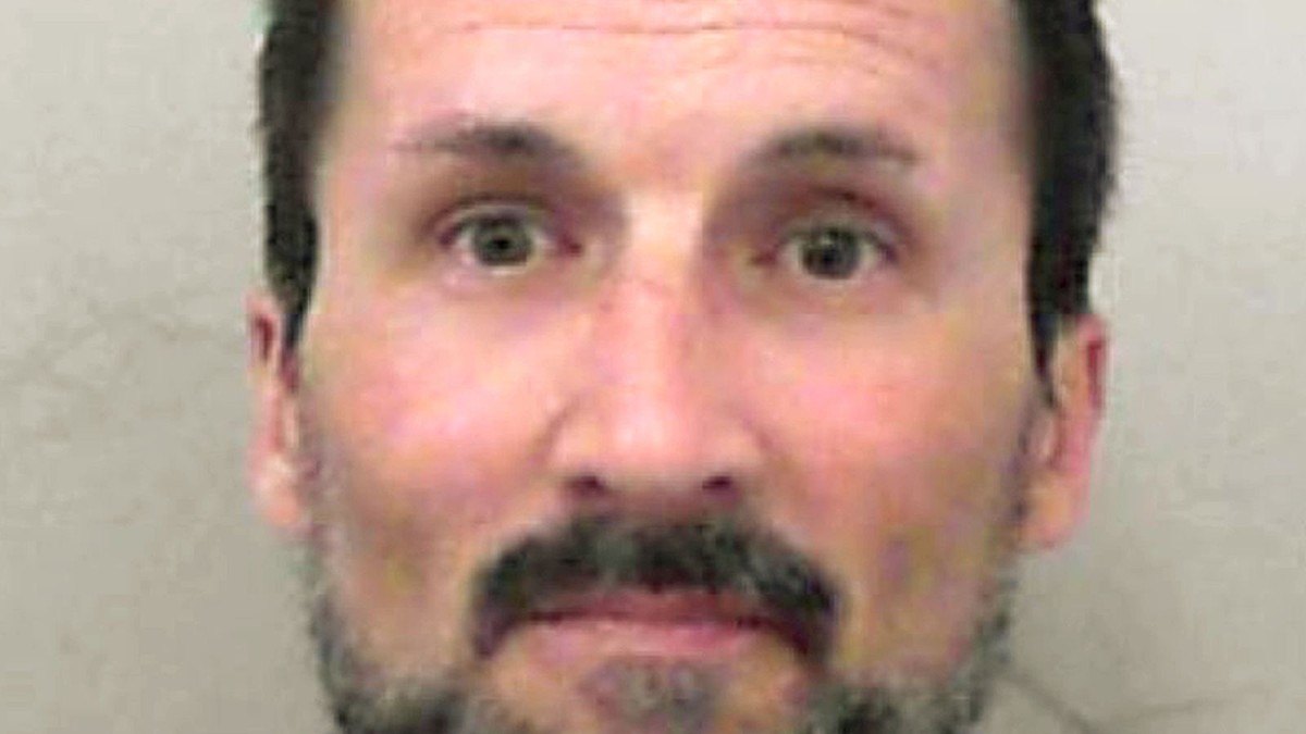 Oplichter die zich voordeed als MI6-agent in romantische scam moet slachtoffer £125.000 betalen