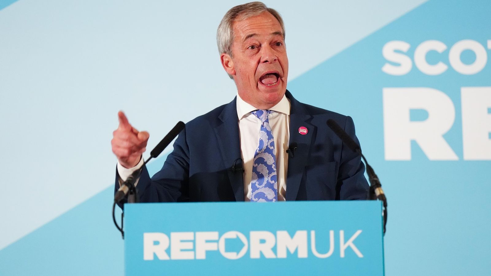 Reform UK ontkent dat Nigel Farage de kieswet heeft overtreden