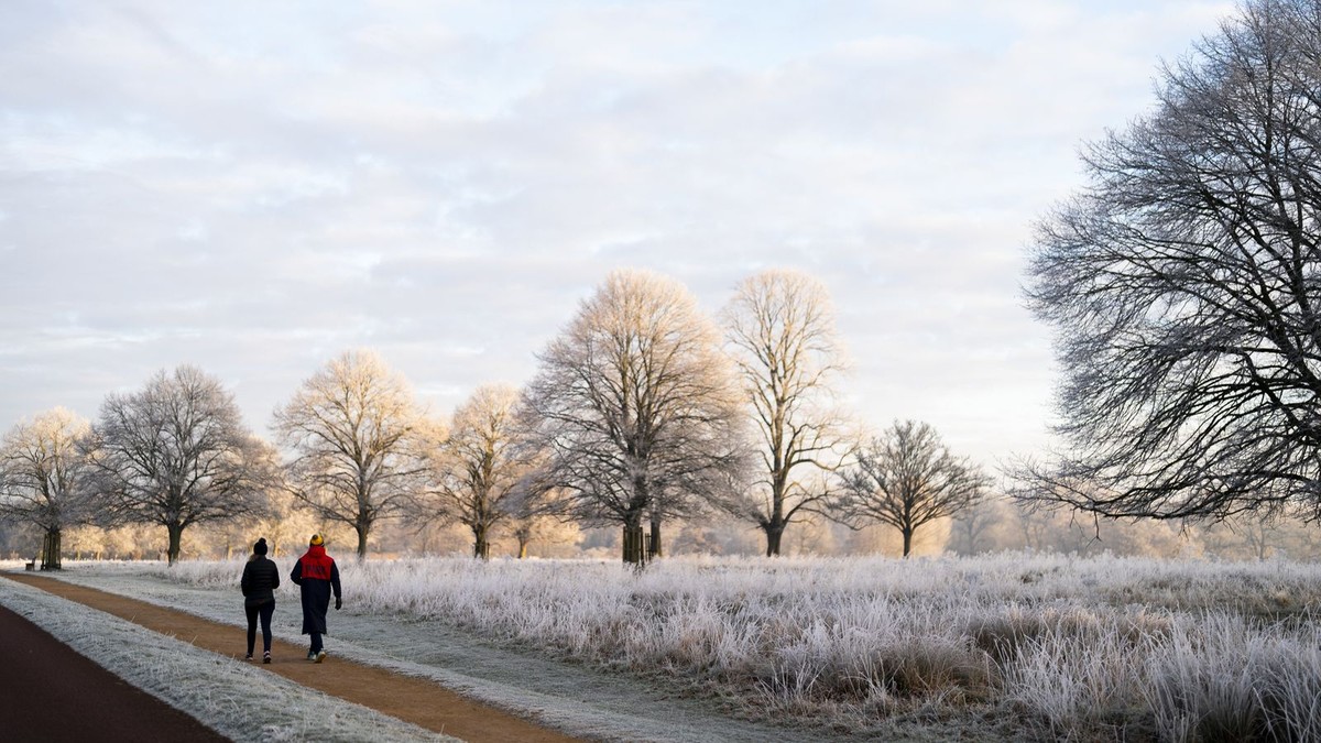 Strenge winterkou biedt nieuwjaarsfeestjes tegengas met gezondheidswaarschuwingen