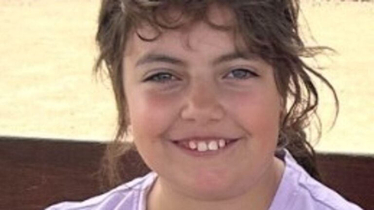 Tranen en woede na de schietpartij op Bondi Beach: familie rommelt zich door een tragedie