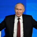 Vladimir Poetin blijft vasthouden aan zijn koers ondanks binnenlandse en buitenlandse uitdagingen