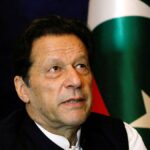 Voormalige Pakistaanse premier Imran Khan veroordeeld tot 17 jaar gevangenisstraf wegens staatsgeschenkenfraude