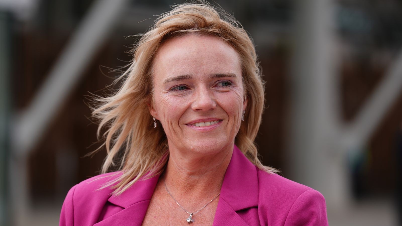 Vrouwelijke verpleegkundige wint zaak tegen NHS Fife na klachten over gedeelde kleedkamer met transgender arts