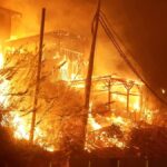 Waarom er een jaar na de dodelijke branden in Los Angeles nog steeds frustratie heerst en hoe beleid van Trump de situatie verergert