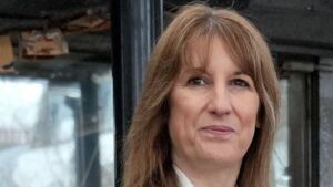 2025 Budget: Hoe stille belastingen de werkers beperken en weggedrukken