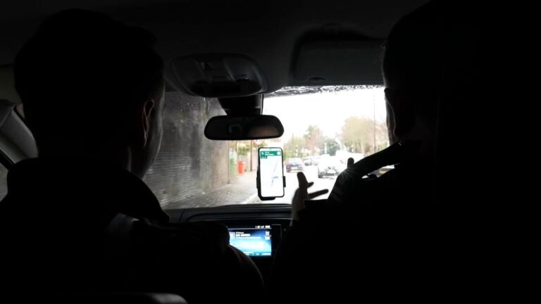 De inzet van de Britse overheid tegen illegale migratie: een diepgaande analyse