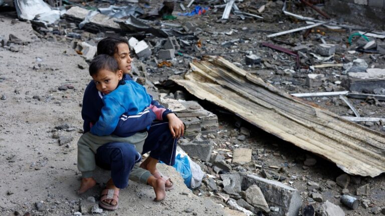 Gezamenlijke aanvallen door Israël in Gaza leiden tot minstens 13 dodelijke slachtoffers