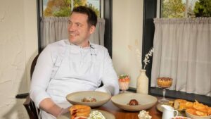 Hoe de horeca zich aanpast aan politieke keuzes en marktveranderingen: inzichten van chef Tommy Banks