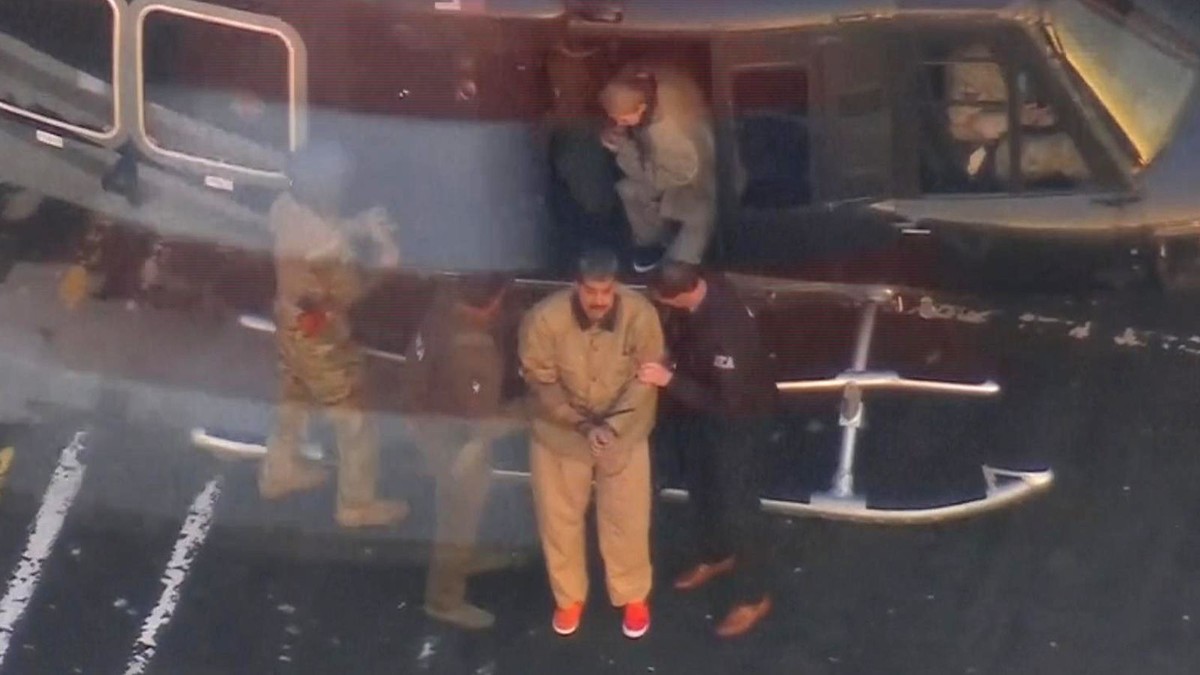 Humiliatie voor Maduro tijdens overdracht naar Amerikaanse rechtbank