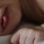 Moeder Roept Op Tot Raadpleging Na Ernstige Ziekte van Baby Na Gebruik van Herroepte Zuigvoeding