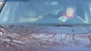 Nieuw beeldmateriaal onthult de gebeurtenissen rond de schietpartij in Minneapolis, opgenomen door ICE-agent