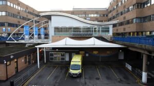 Nottingham University Hospitals roept op tot voorzichtigheid door landelijke crisis