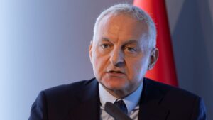 Rolls-Royce Verhoogt Aandelensalaris CEO tot Miljoenenpajs