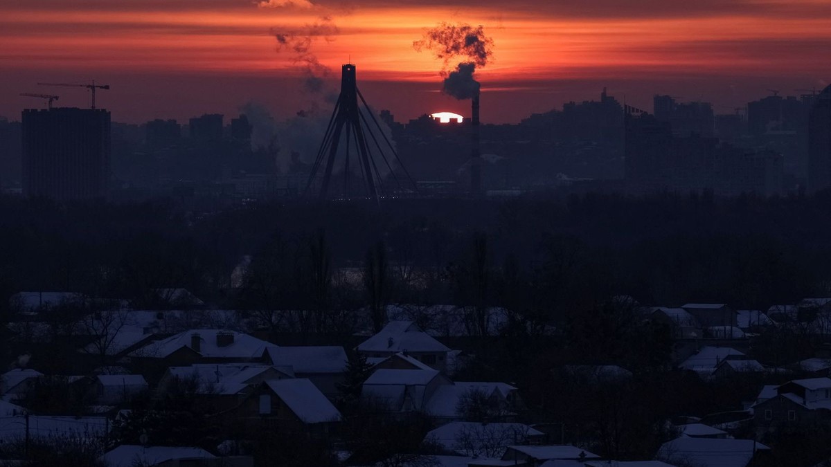 Russische bombardementenverlengen de blackout in Kyiv en verergeren de energietekorten