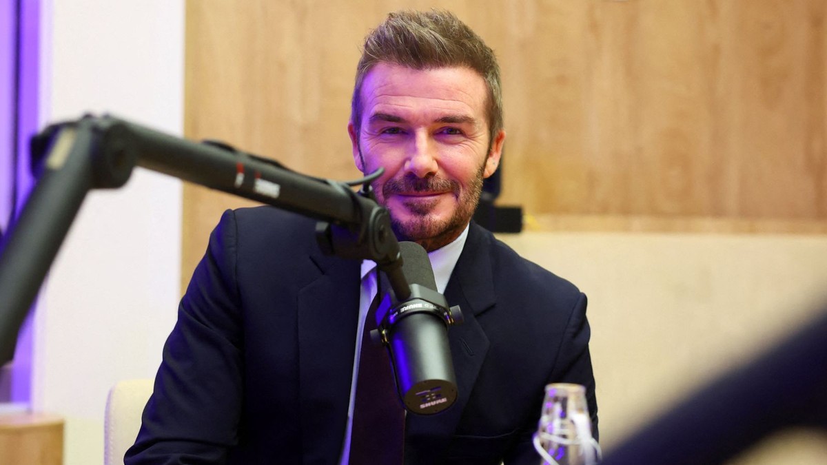Sir David Beckham weigert zich in Davos te reageren op vragen over familierelaties